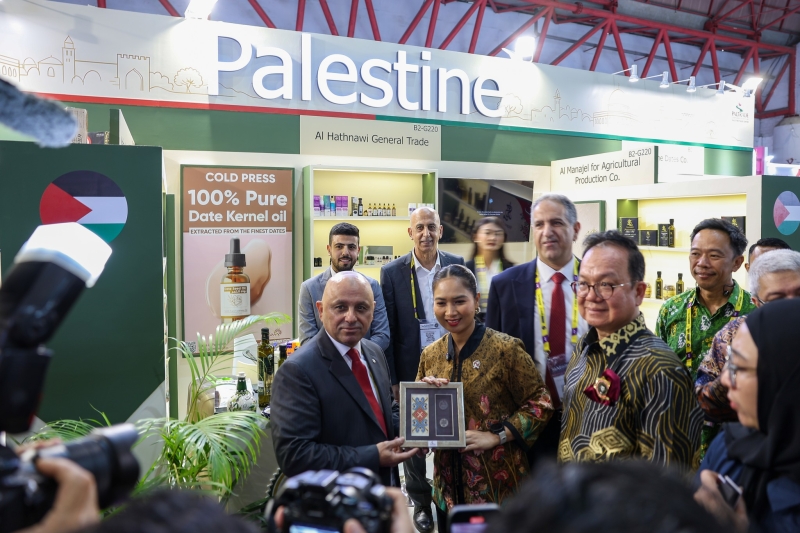 Under the EU-funded EU4Trade Project, the Palestine Pavilion at InterFood SIAL Jakarta welcomed two distinguished guests